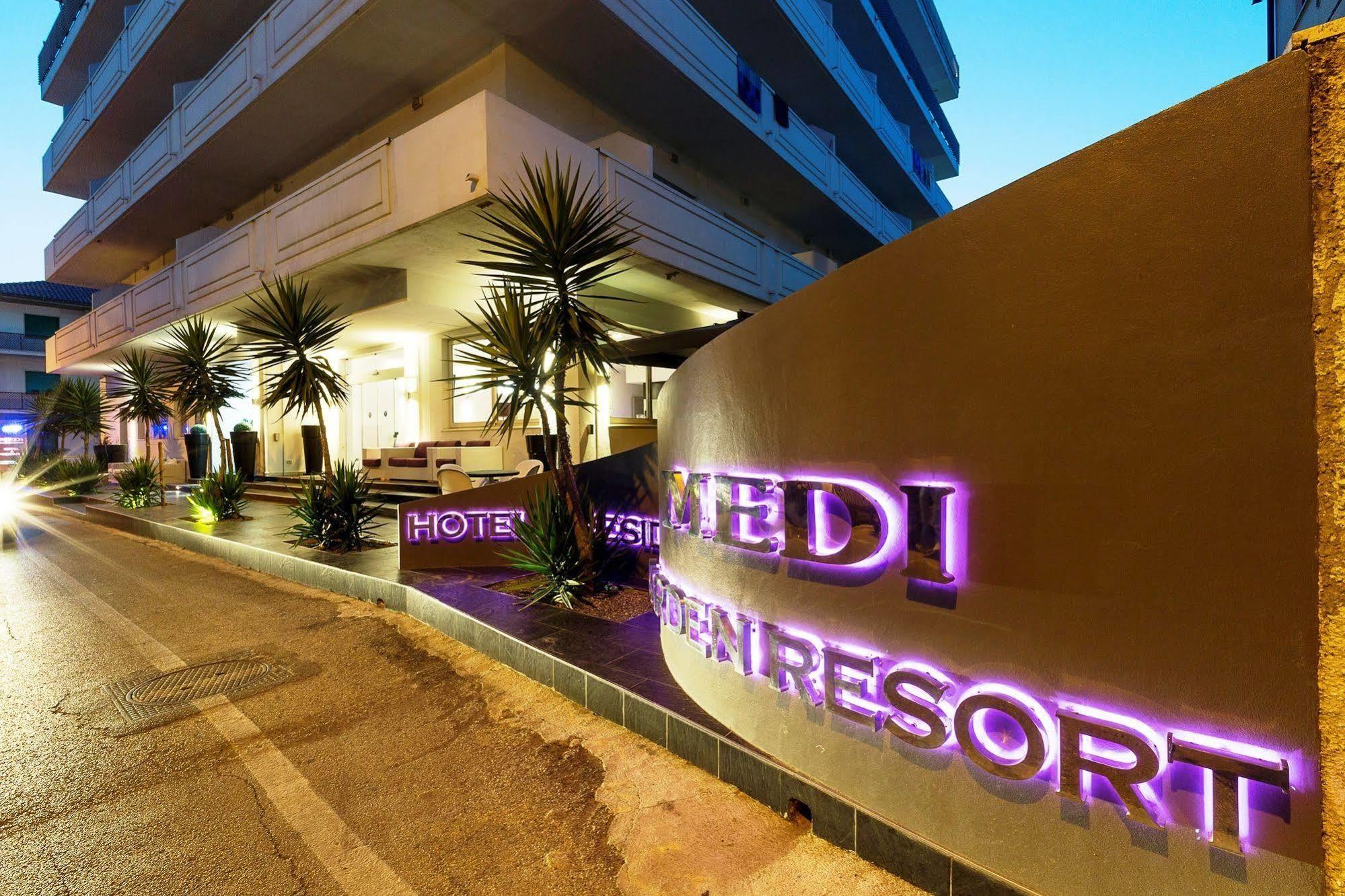 Hotel&Residence Medi Garden Alba Adriatica Exterior foto